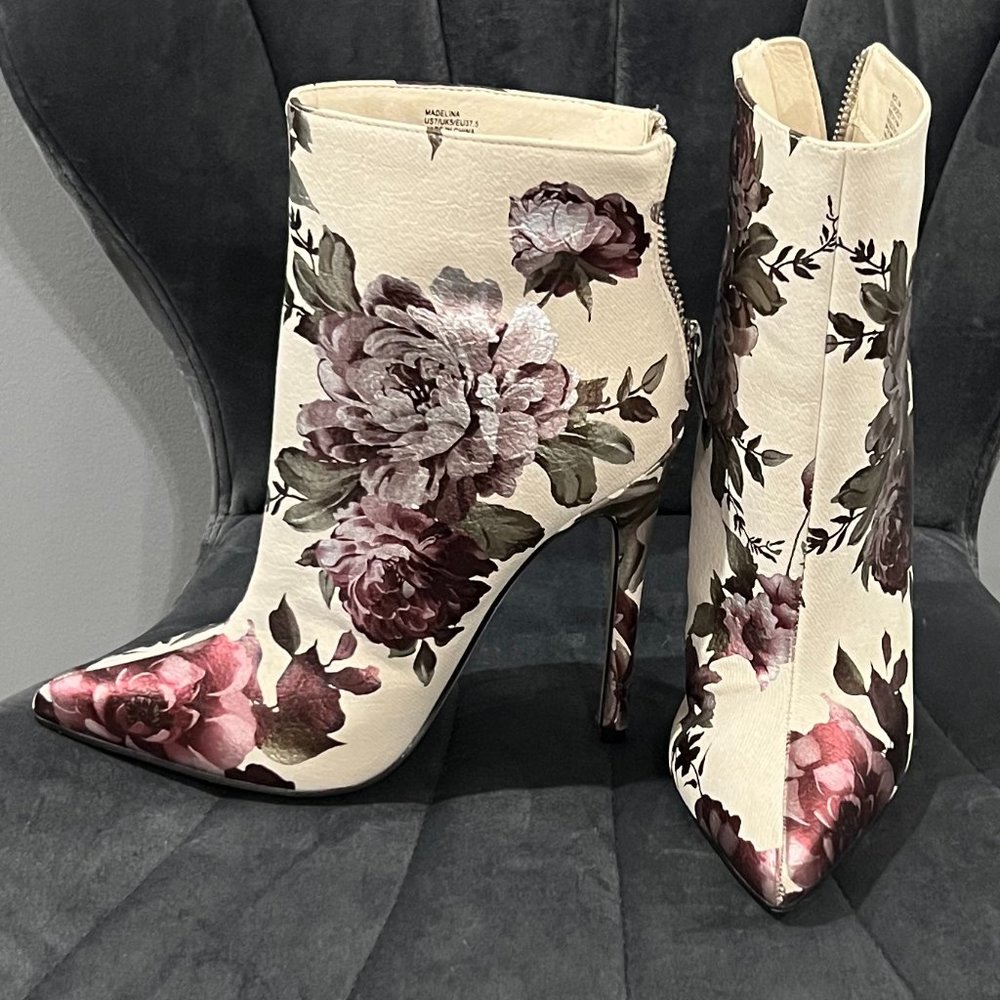 Flower Healed Boots